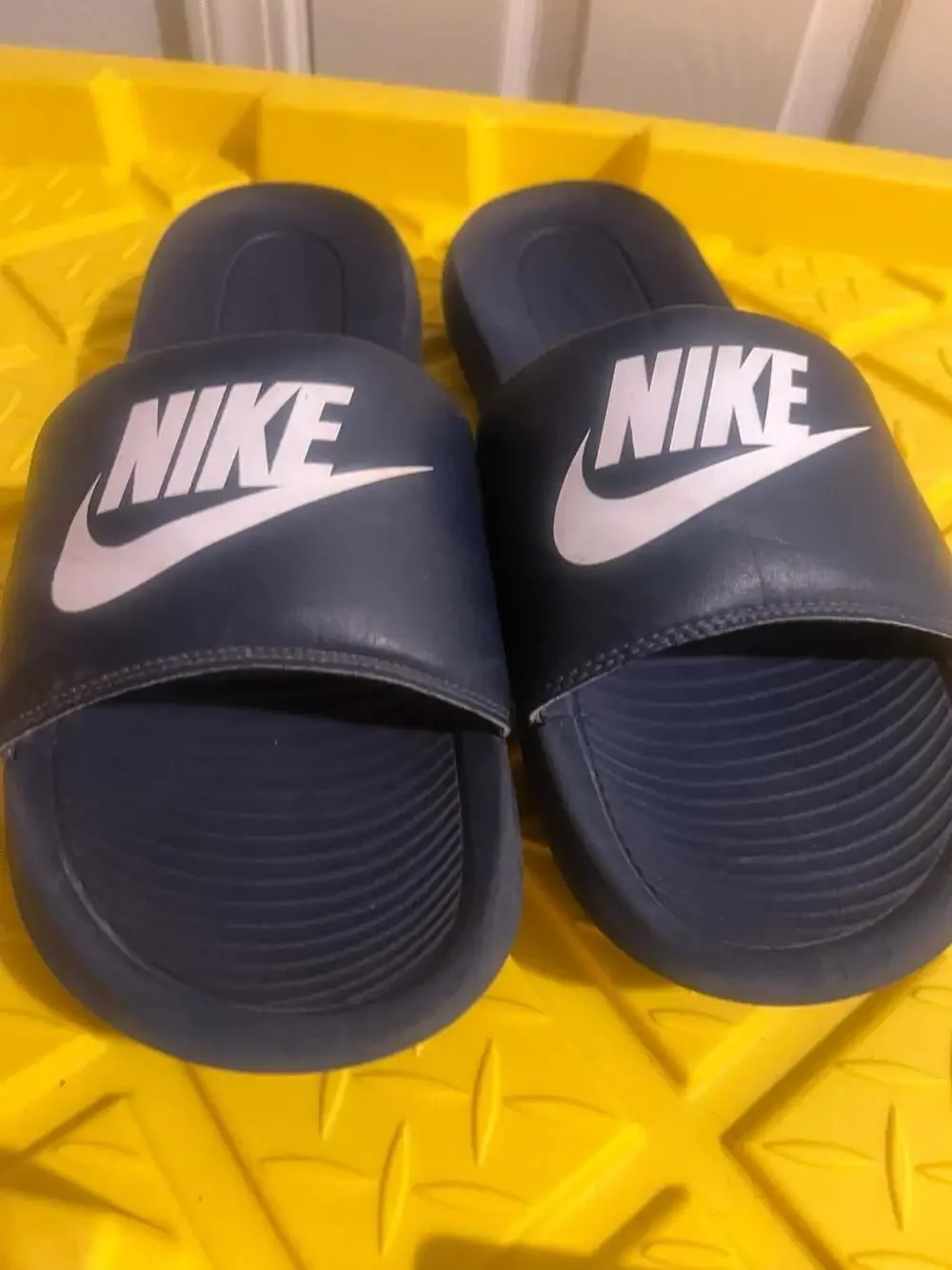 Nike Victori One Slide Sandals in Midnight Navy/White